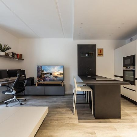 Comfy Apt With Private Parking & Balcony Milán Exteriér fotografie