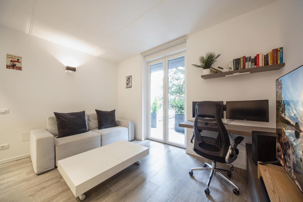 Comfy Apt With Private Parking & Balcony Milán Exteriér fotografie