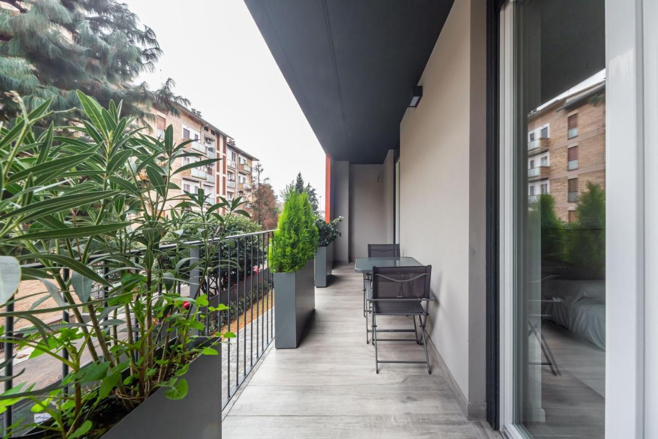 Comfy Apt With Private Parking & Balcony Milán Exteriér fotografie