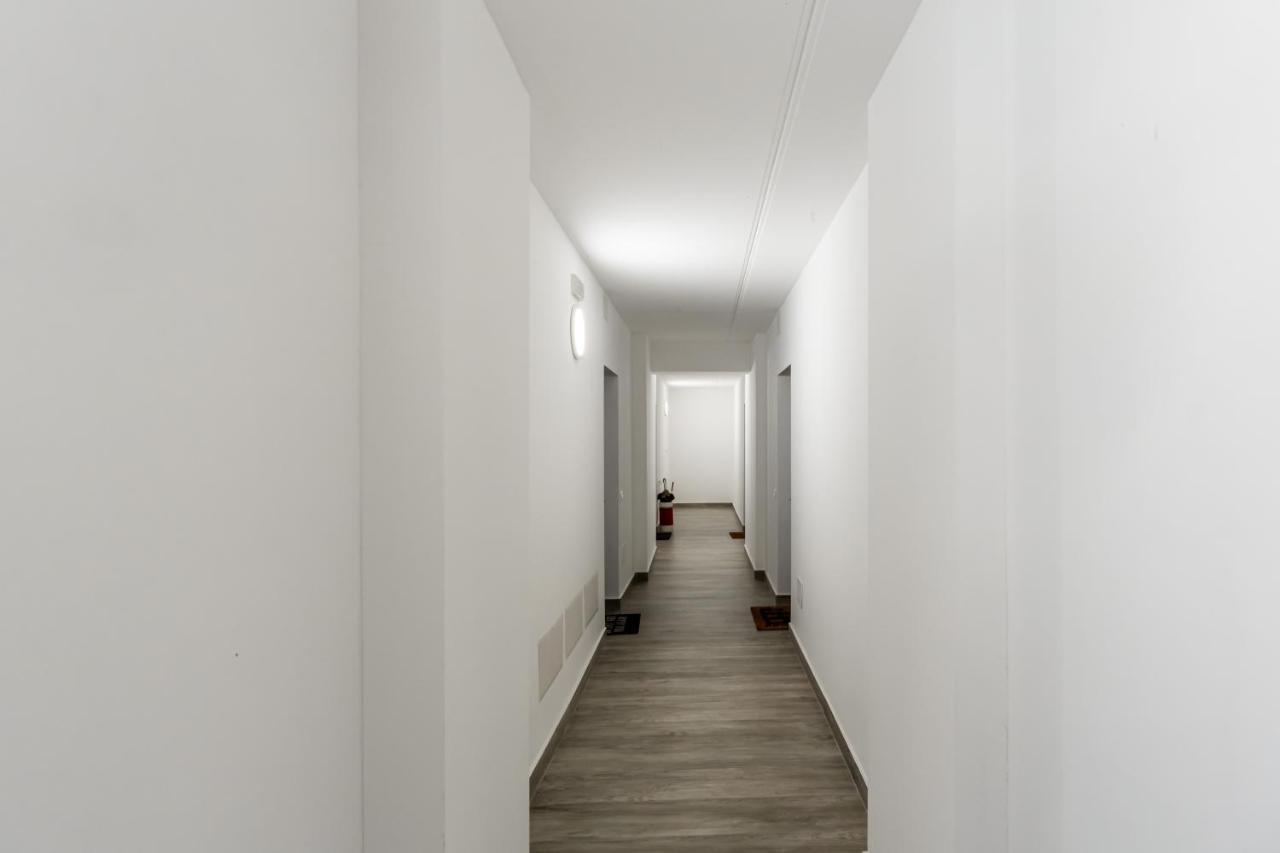 Comfy Apt With Private Parking & Balcony Milán Exteriér fotografie