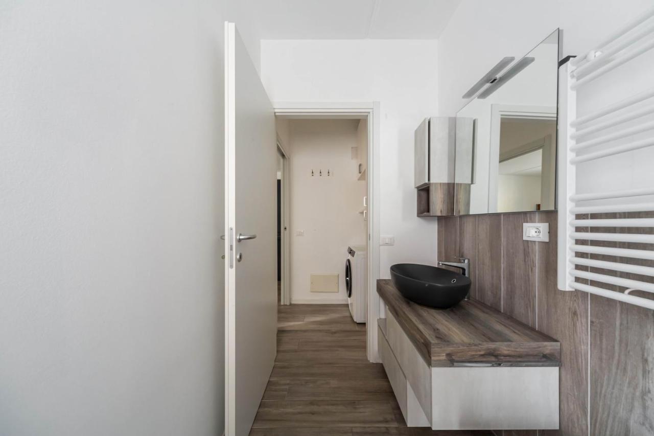 Comfy Apt With Private Parking & Balcony Milán Exteriér fotografie